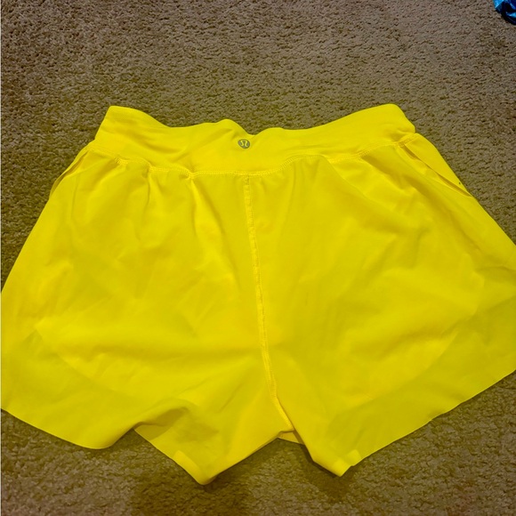 womens lululemon shorts size 4 - Picture 2 of 2